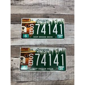 Keep Oregon Green Smokey Bear Specialty License Plates MATCHING PAIR SB 74141